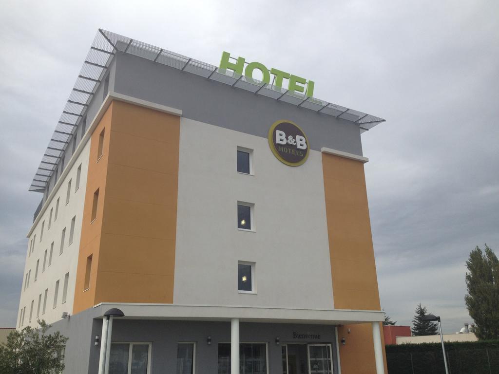 B&B Hotel Lyon Eurexpo Chassieu Bagian luar foto
