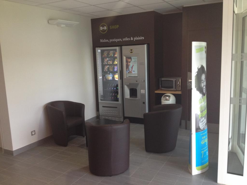 B&B Hotel Lyon Eurexpo Chassieu Bagian luar foto