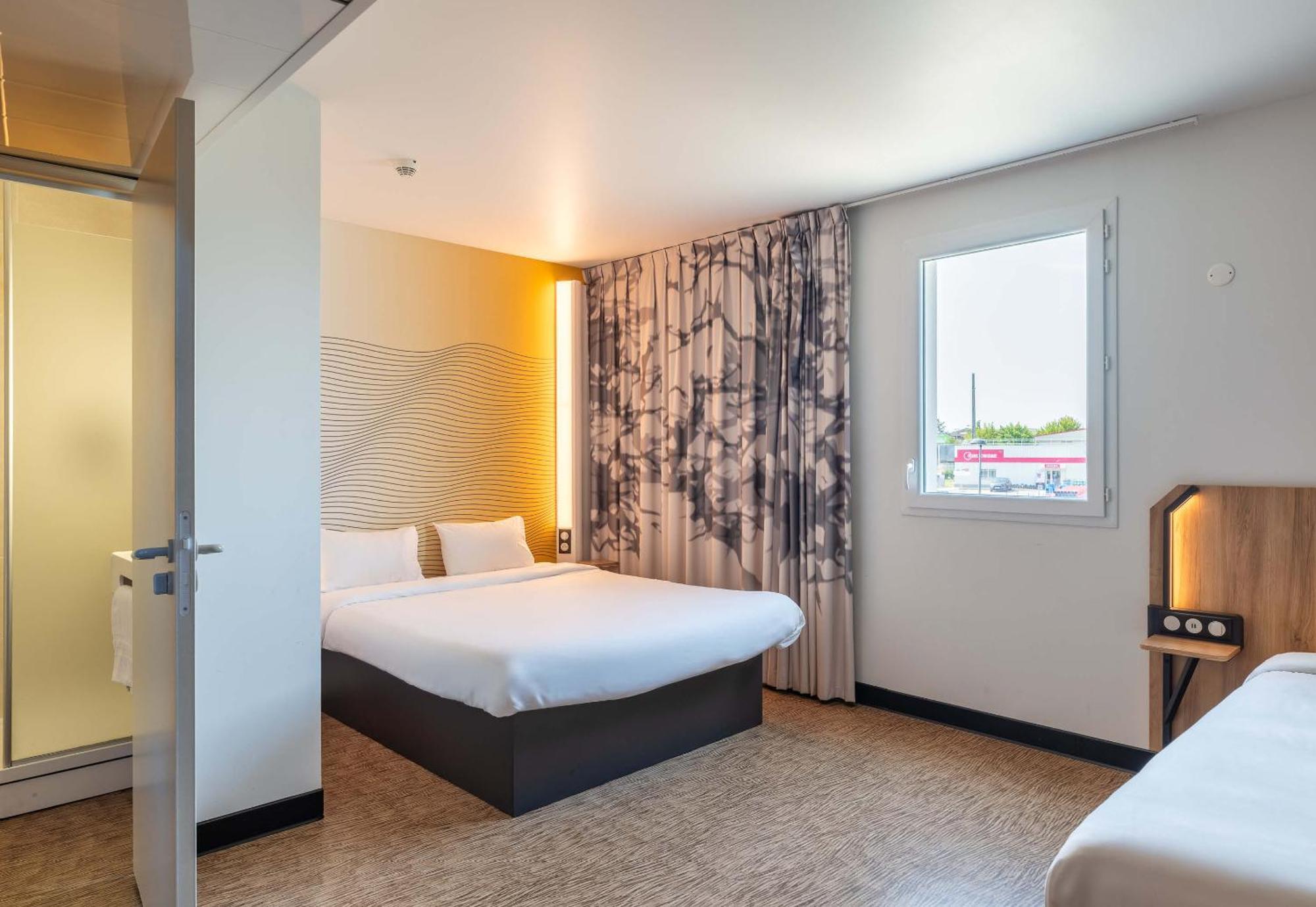 B&B Hotel Lyon Eurexpo Chassieu Bagian luar foto