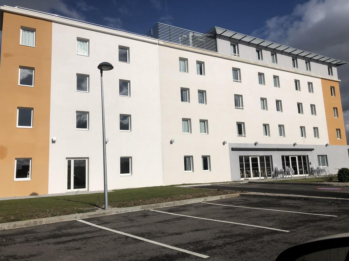B&B Hotel Lyon Eurexpo Chassieu Bagian luar foto