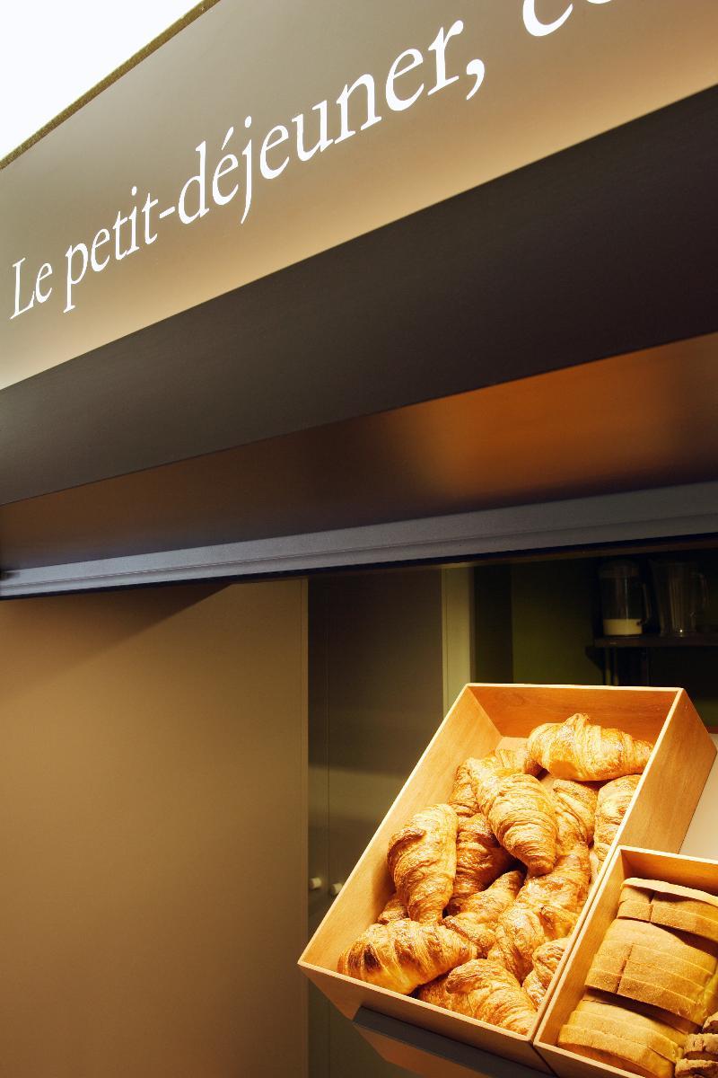 B&B Hotel Lyon Eurexpo Chassieu Bagian luar foto
